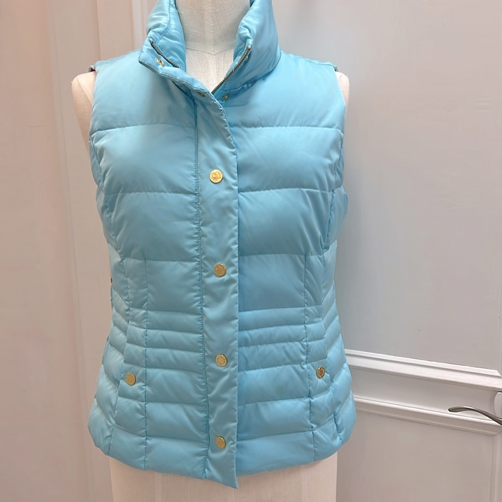 Lilly Pulitzer Isabelle DOWN vest, size MEDIUM Breakwater blue/flirty.